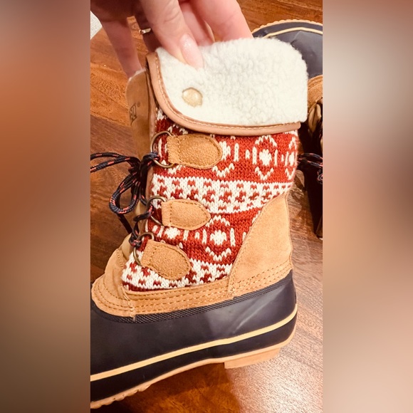 Khombu Rubber Sole weather proof boots - Picture 12 of 13